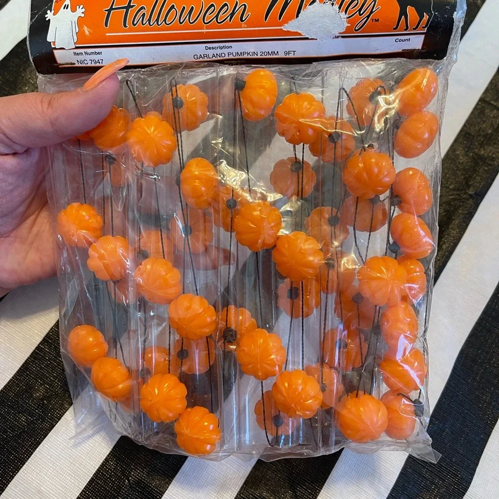 HALLOWEEN MEDLEY VINTAGE BLOWMOLD ORANGE PUMPKIN STRAND GARLAND FALL DECOR